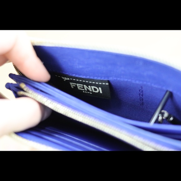 FENDI Roma Wallet with Zipper - Picture 4 of 6